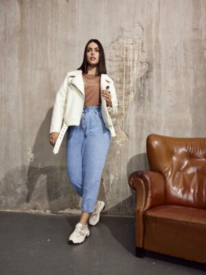 L?stsiddende jeans fra Carmakoma